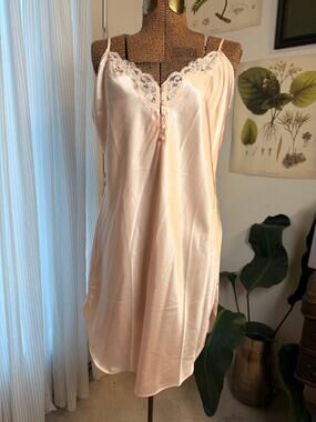 Vintage Bali Studio Women’s Slip Dress Large Pink Satin Lace Nightie Coquette